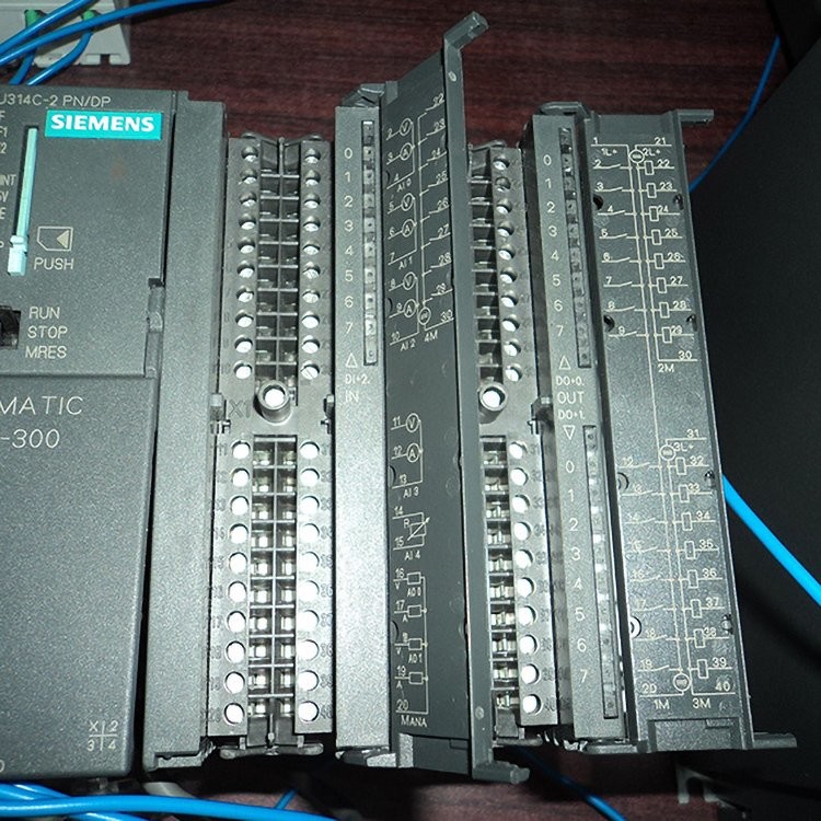 SIEMENS SIMATIC S7-300 Digital Logic Controller 6ES7350-2AH01-0AE0